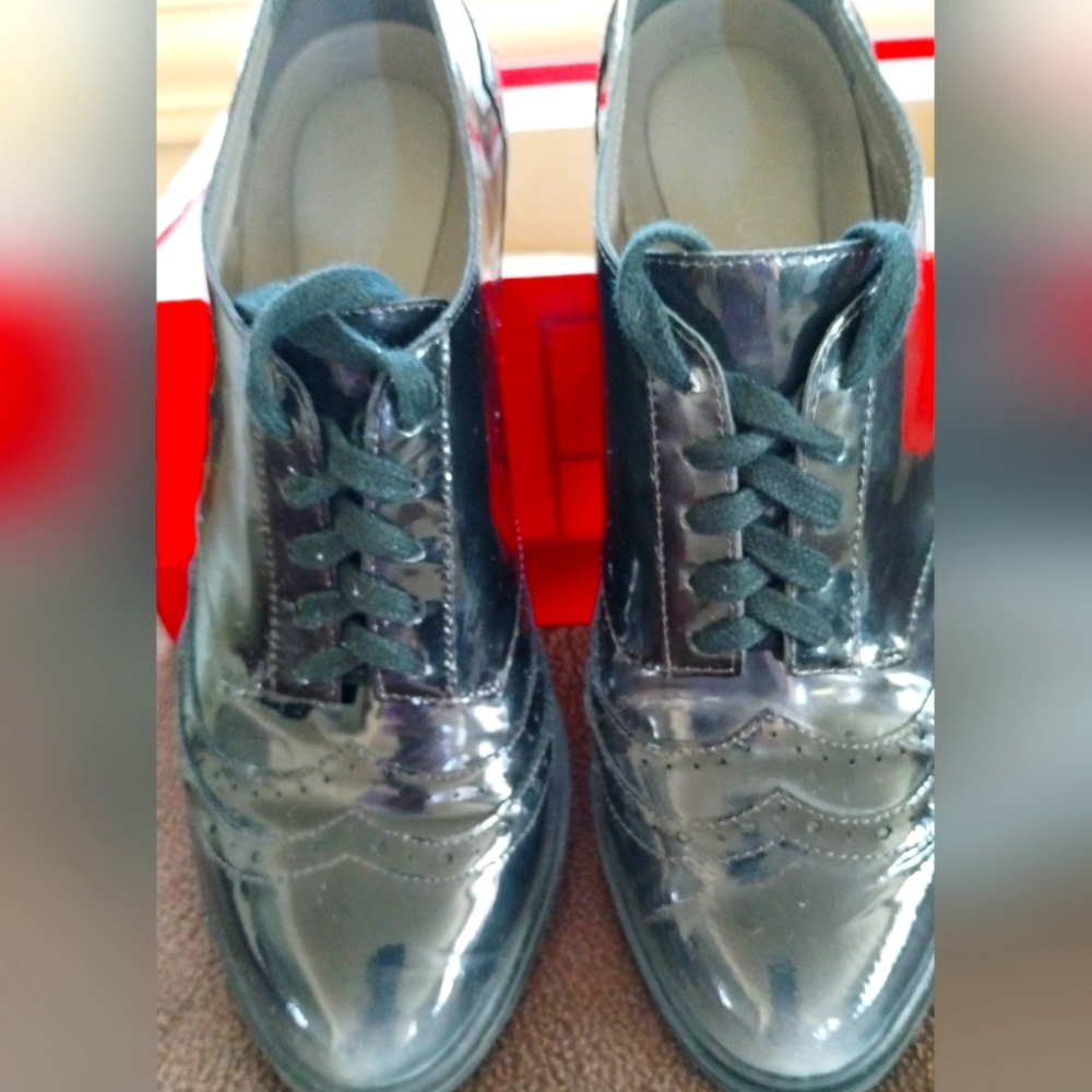 Aerosoles gray ombre patent leather tie pump